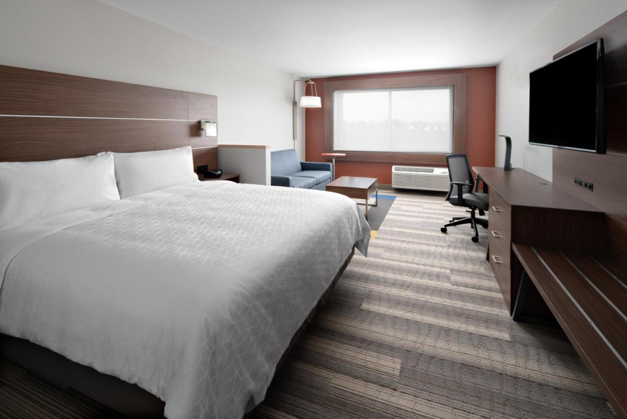 Holiday Inn Express & Suites - Elkhorn - Lake Geneva Area By Ihg Екстериор снимка