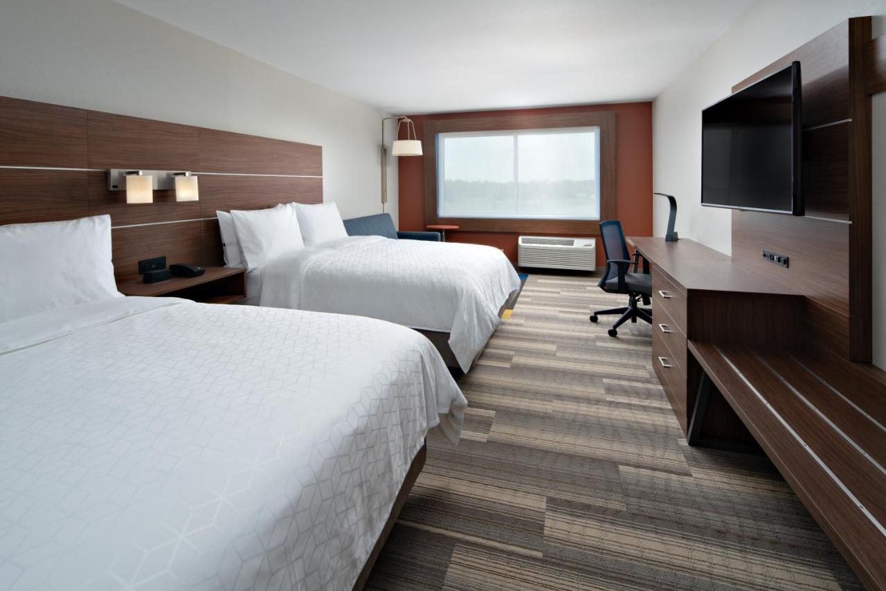 Holiday Inn Express & Suites - Elkhorn - Lake Geneva Area By Ihg Екстериор снимка